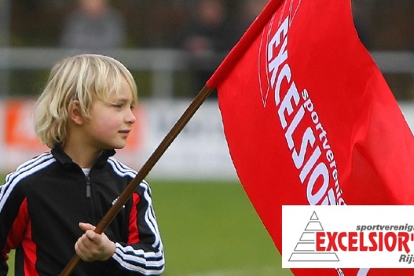Foto bij Excelsior&rsquo;31 en Plusmarkt starten Voetbalplaatjes actie