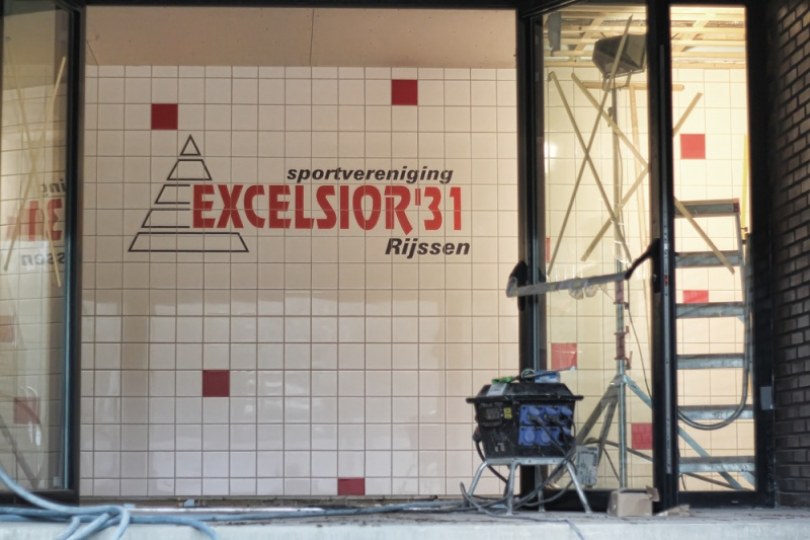 Foto bij Bouwjournaal (deel 3)  nieuwbouw kleedkamers & tribune Excelsior'31