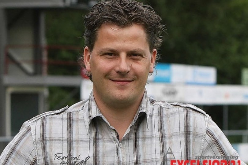 Foto bij Arjen van der Berg neemt Excelsior'31 2 coach Erik Eshuis onder vuur...