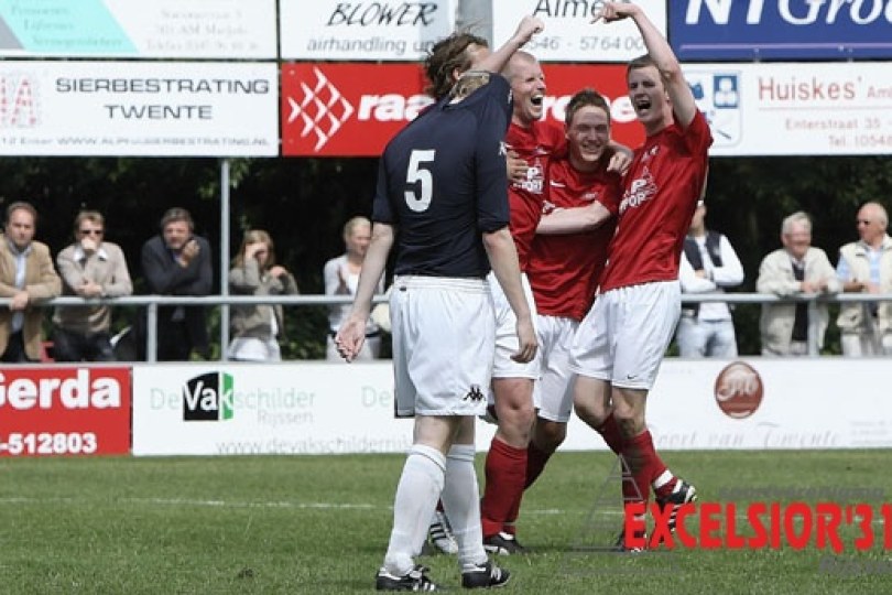 Foto bij ASWH 2 na 120 minuten emovoetbal de terechte landskampioen (samenvatting en foto's geplaatst!)