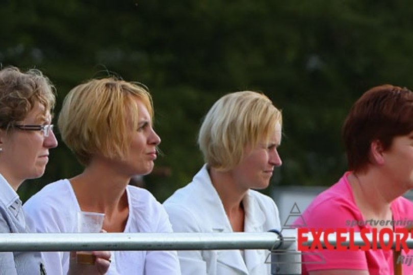 Foto bij Excelsior'31 E1 krijgt lesje in effectief voetbal van DOS'37 E1