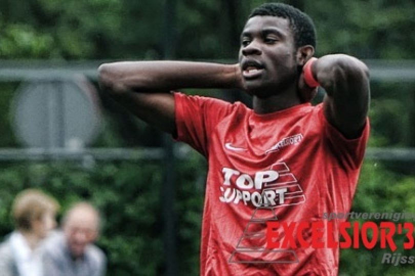 Foto bij Excelsior'31 niet verder met de Bokila broers