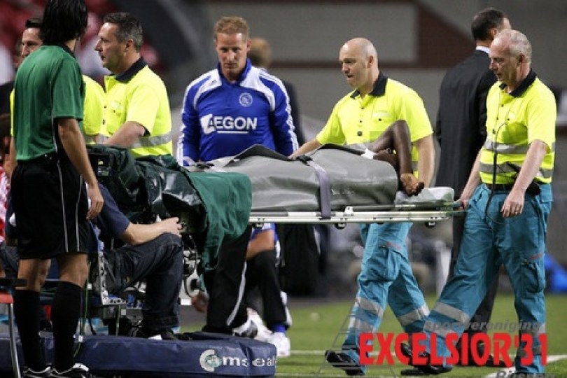 Foto bij Ballenjongens/-meisjes en brancard bij duels in Topklasse