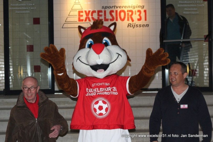 Foto bij Excelsior'31 heeft zijn eigen mascotte, genaamd 'Seppi'