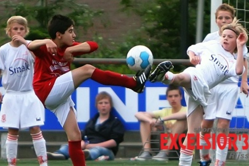 Foto bij Excelsior'31 C1 met dubbele cijfers langs Luctor et Emergo C1 (samenvatting geplaatst!)