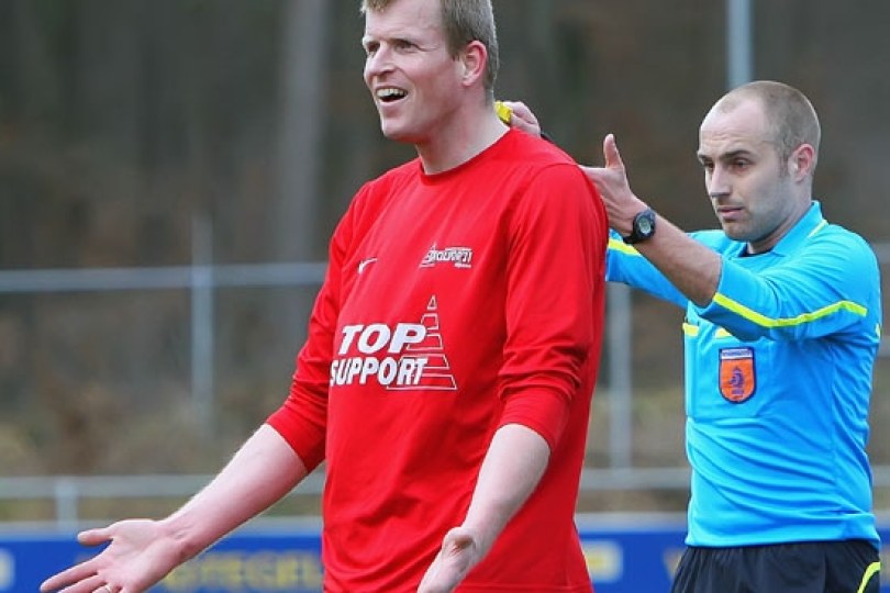 Foto bij Excelsior'31 2 al klunend en smossend langs Nunspeet 2 (3-2) en...... opnieuw koploper!