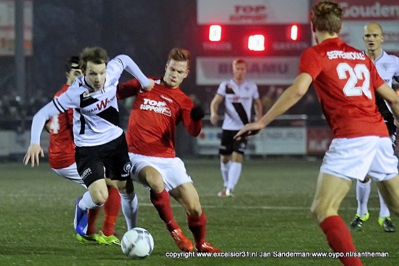 Foto bij Excelsior'31 in sfeervol decor strijdend ten onder tegen FC Den Bosch (1-3)