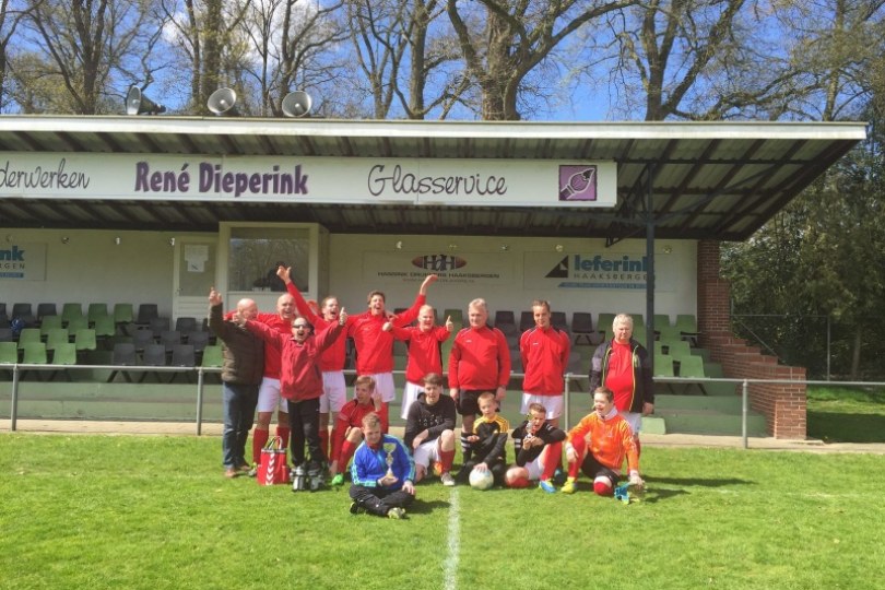 Foto bij G-Team neemt Penaltybokaal mee uit Haaksbergen