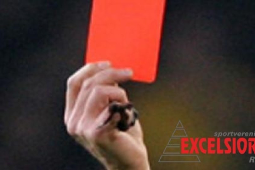 Foto bij KNVB noemt boosdoeners bij naam
