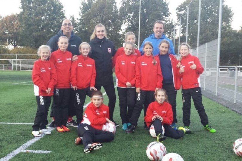 Foto bij Fc Twente speelster Jill Roord traint MO11-1