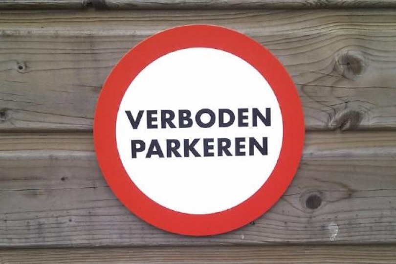 Foto bij Parkeren achter de poort van het SC Rijssen sportpark in het vervolg verboden!