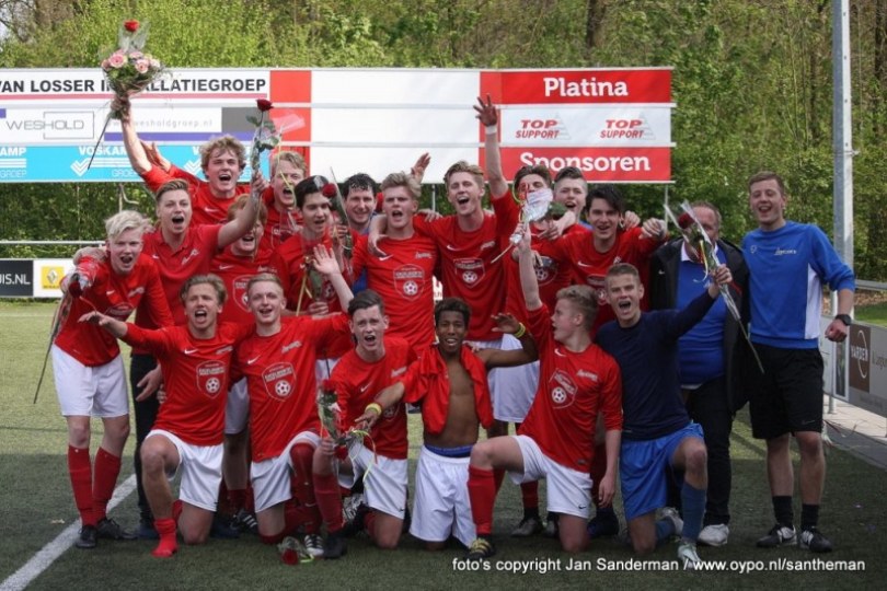 Foto bij Excelsior'31 JO19-1 kampioen na thriller tegen HHC Hardenberg JO19-1 (5-4)