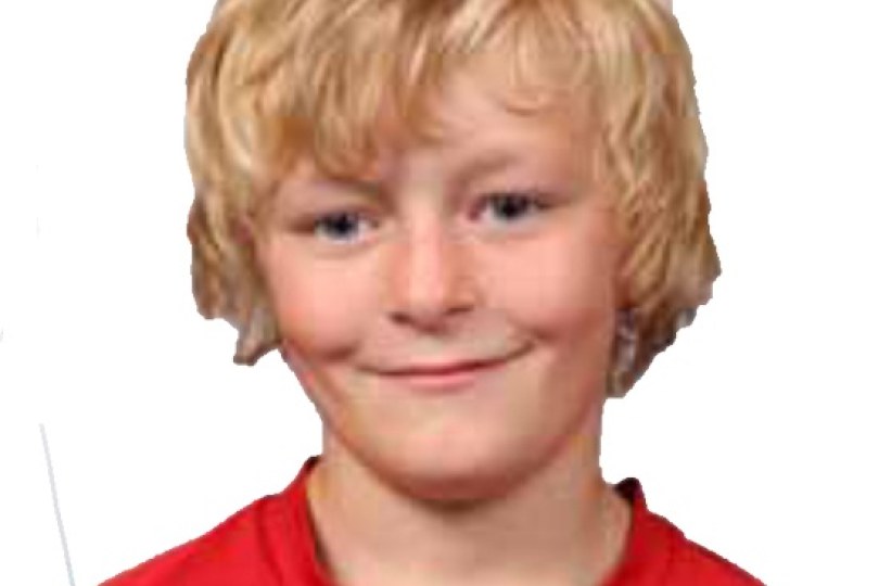 Foto bij Milan Gijsberts wint een door NL 11-tal gesigneerde wedstrijdbal