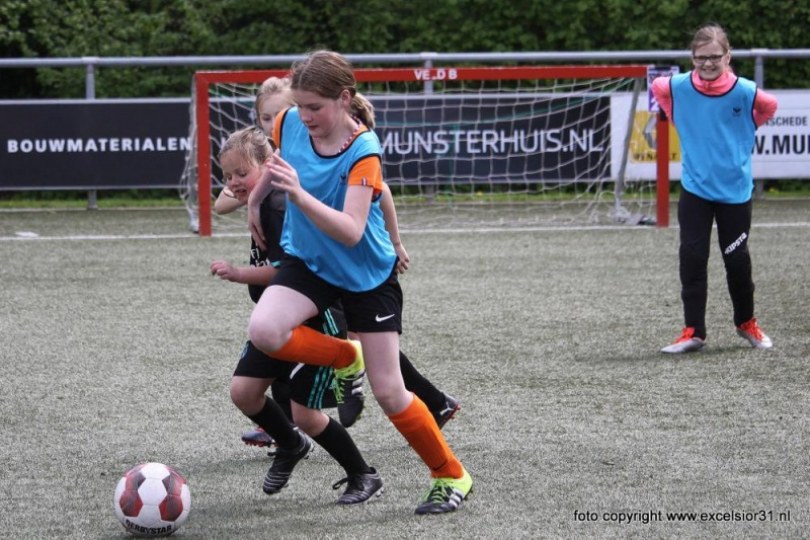 Foto bij Weekjournaal met 5e/2e/1e elftal, keepersdag en meidenvoetbalmiddag