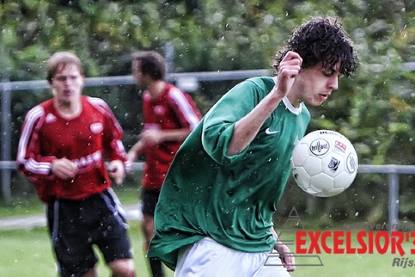 Foto bij  Excelsior &lsquo;31 3 verstevigt koppositie na 4-0 winst op DOS Kampen 2 (2e onderuit tegen koploper DVS'33)