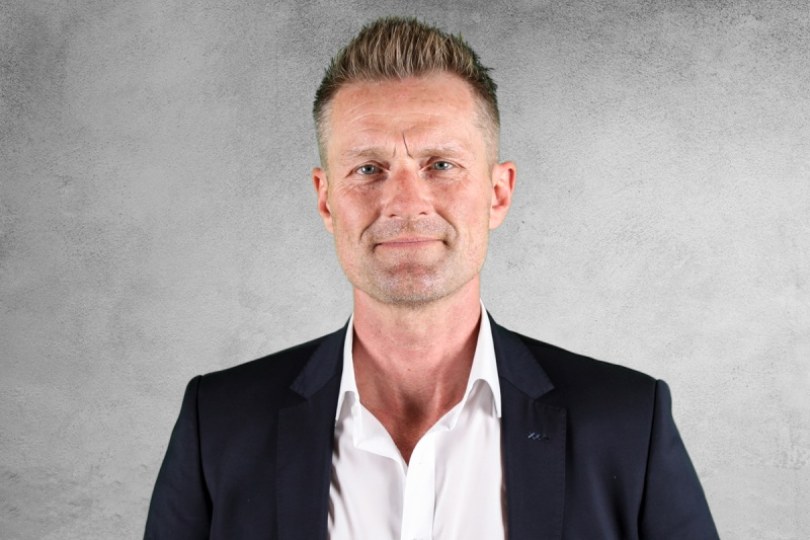 Foto bij Excelsior'31 TV Weekjournaal met John Lubbers en Peter Wesselink