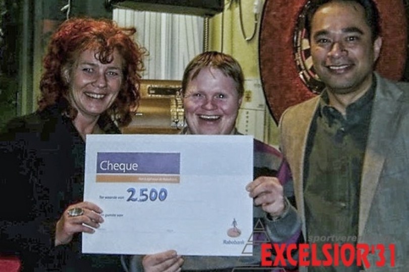 Foto bij Oliebollenactie Excelsior&rsquo;31 brengt maar liefst 2500 euro op