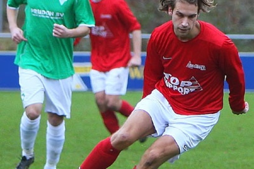 Foto bij Jelte van der Berg legt met 3 treffers basis voor 6-0 overwinning Excelsior'31 2 (op Go Ahead Kampen 2)